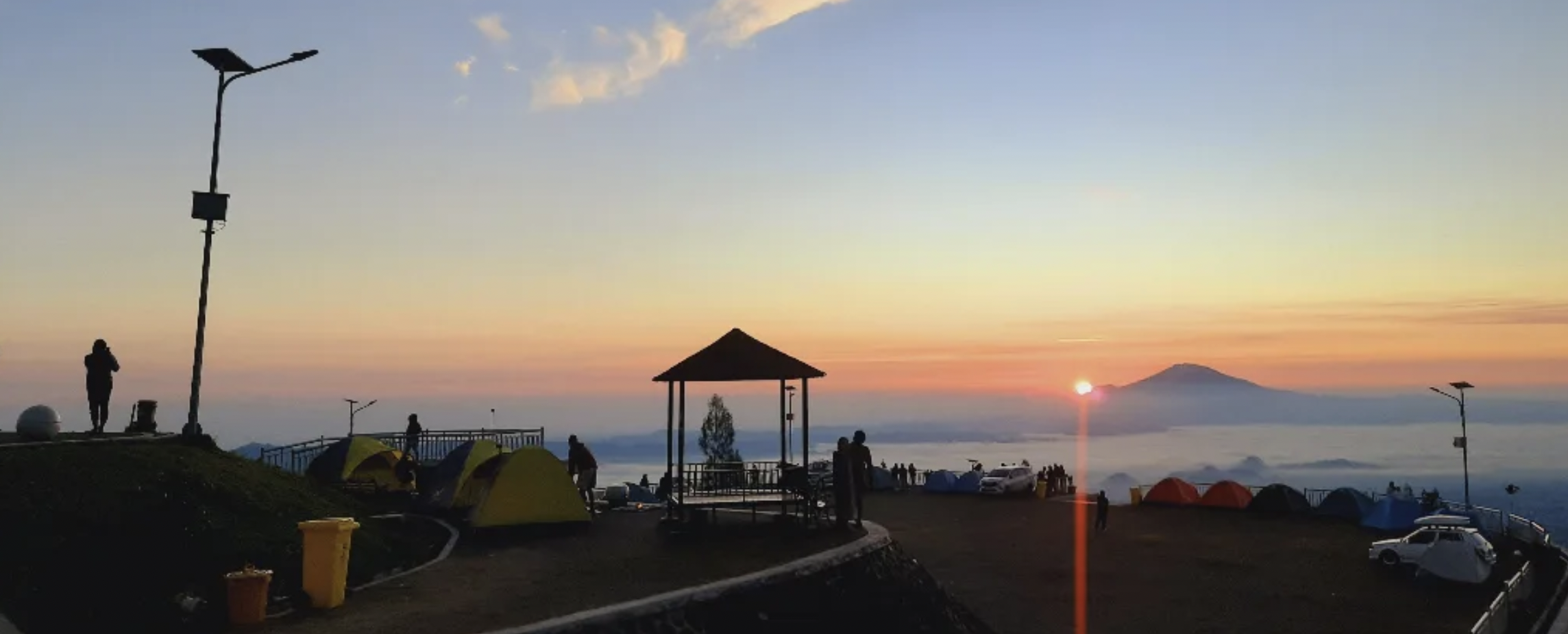 Golden hour yang memukau di Embung Bansari
